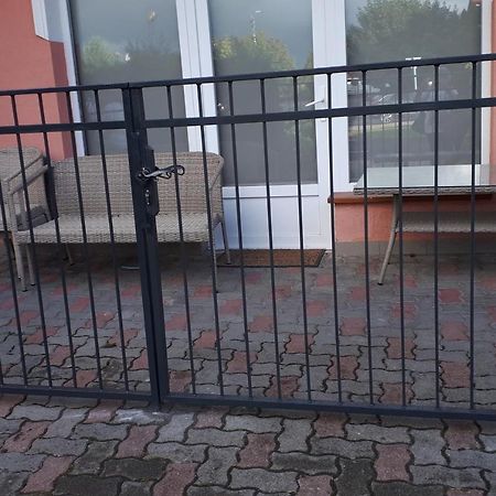 Kertvarosi Apartman II Tiszaújváros Exteriér fotografie
