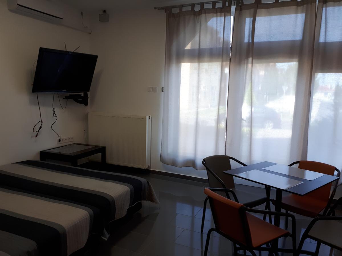 Kertvarosi Apartman II Tiszaújváros Exteriér fotografie