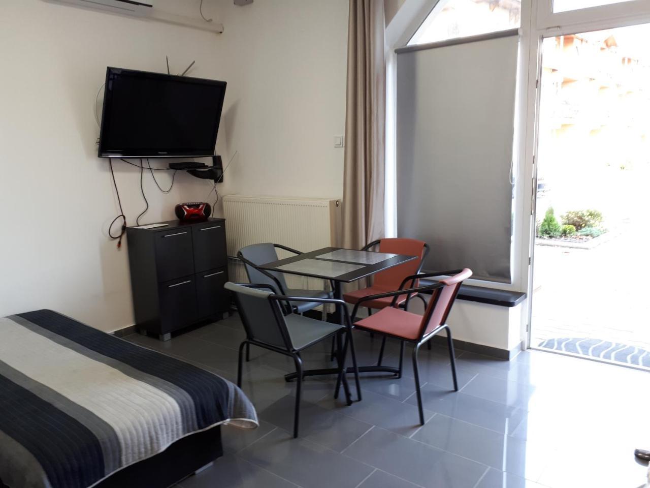 Kertvarosi Apartman II Tiszaújváros Exteriér fotografie